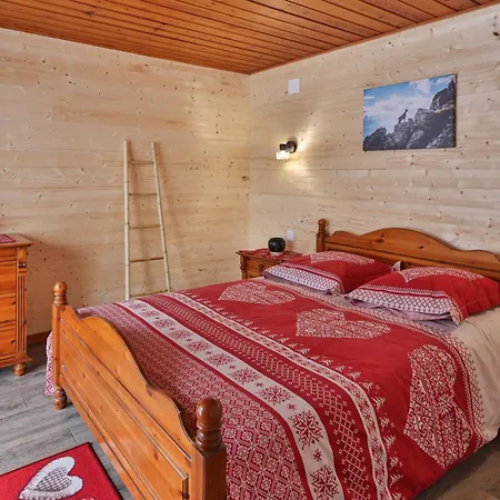 Chalet Au Bois Des Ecureuils Classe Trois Etoiles.